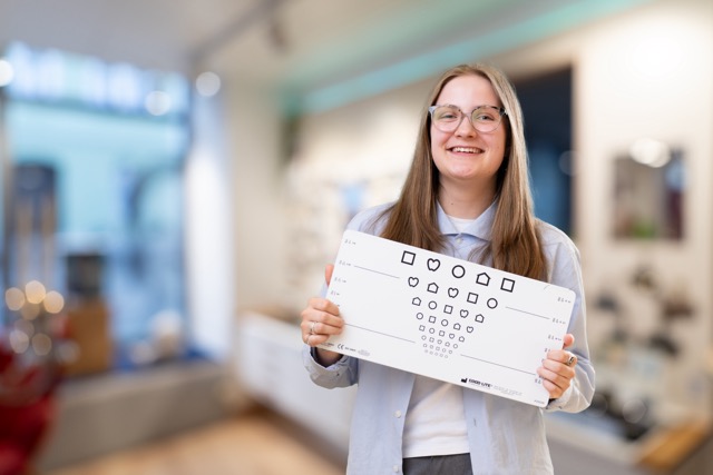 Linn Schuster bei Optik Busch